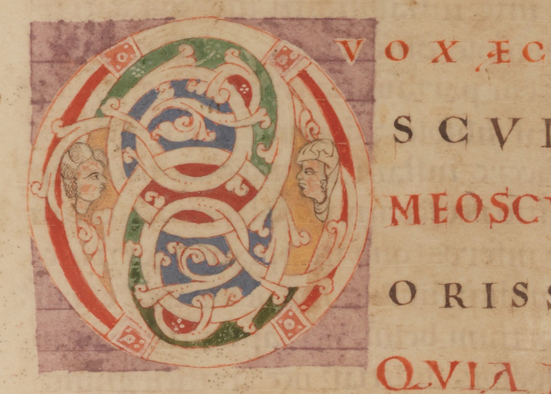 The figurative ornament is in conformity with the austere aesthetic canon set by abbot Regimbert.