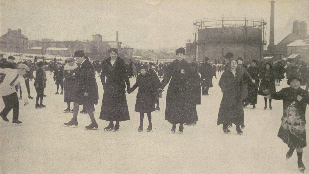 Die Hollericher laufen Schlittschuh auf dem „Schlâkenweiher"