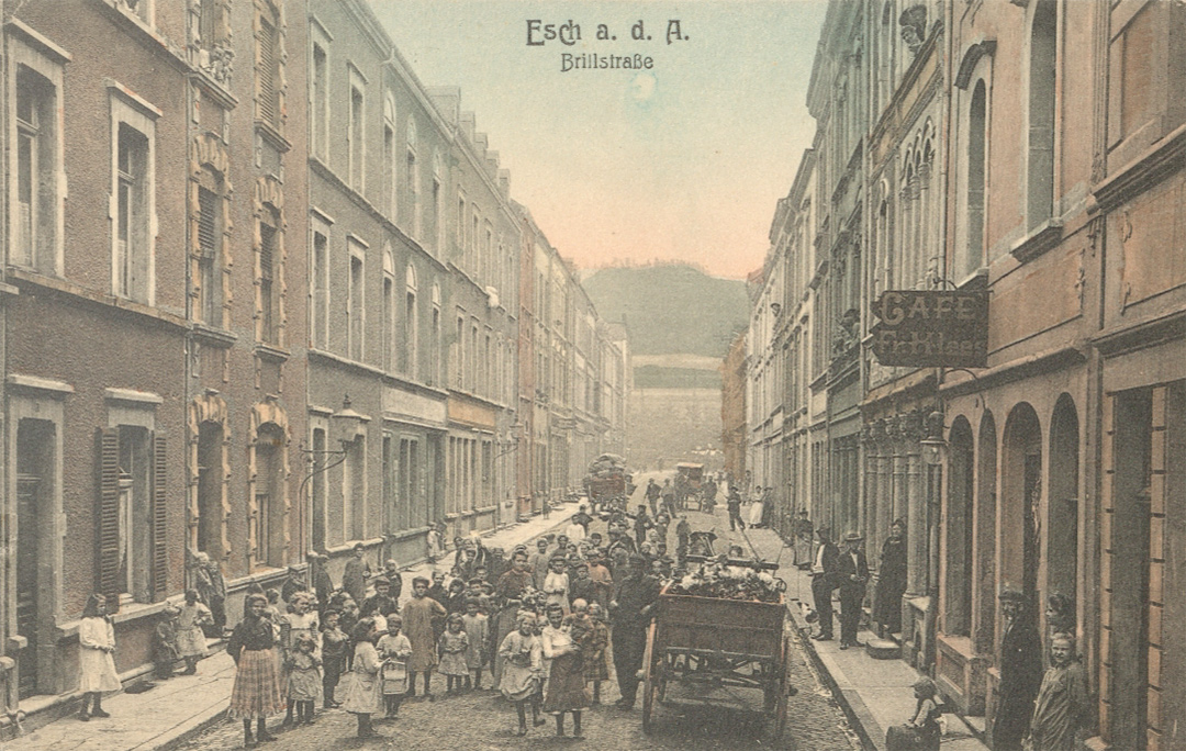 Chiffonnier dans la rue du Brill. Carte postale, [Esch-sur-Alzette] : Kremer-Müller, [s.d.].
